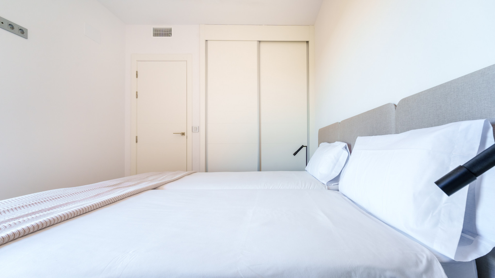 photo of Apartments on Calle Pdte. Adolfo Suárez, 14, 03502 Benidorm, Alicante, Spain