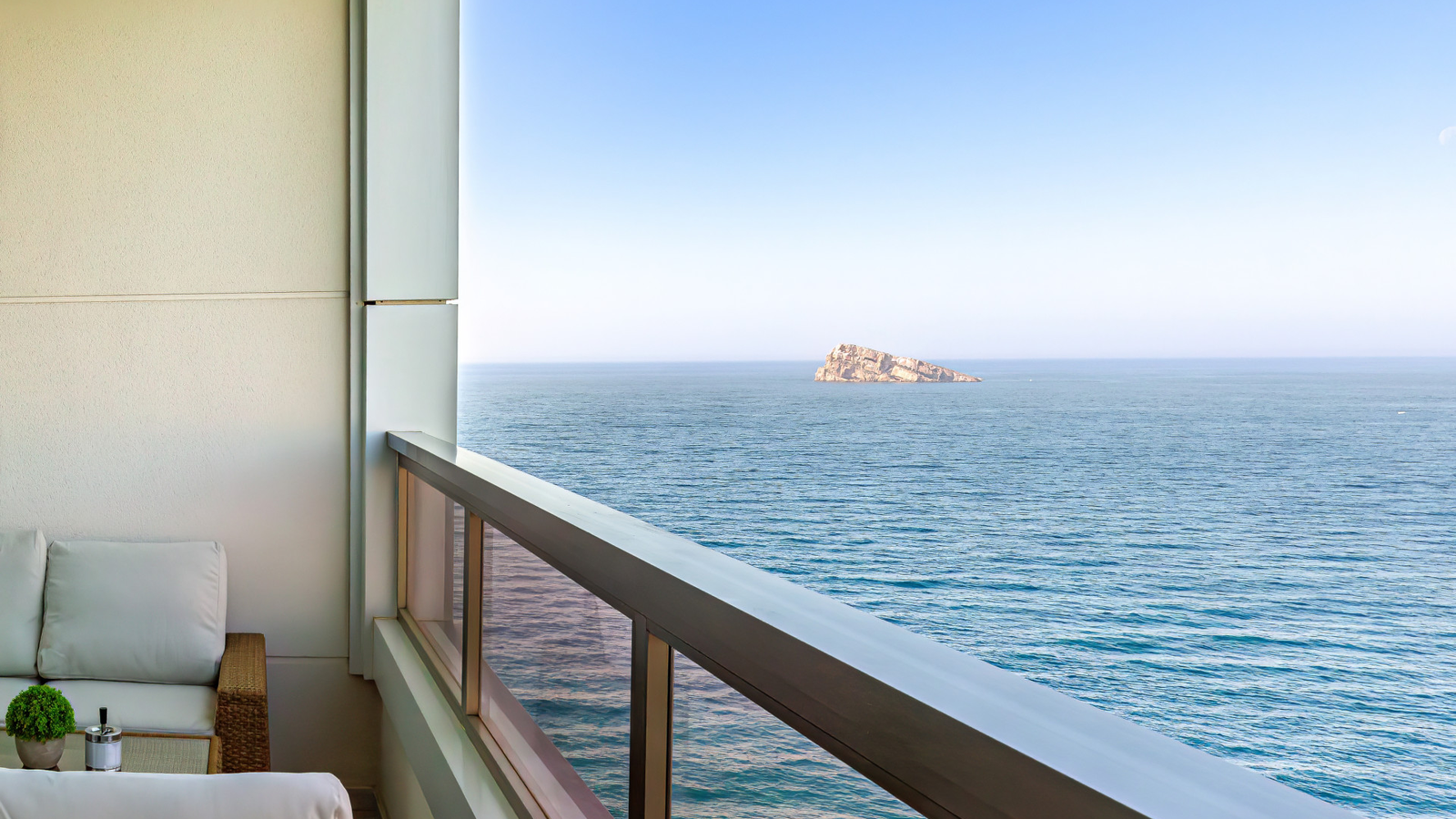 photo of Apartments on Edificio Las Algas, C. Alcalde Manuel Catalán Chana, 22, 03503 Benidorm, Alicante, Spain