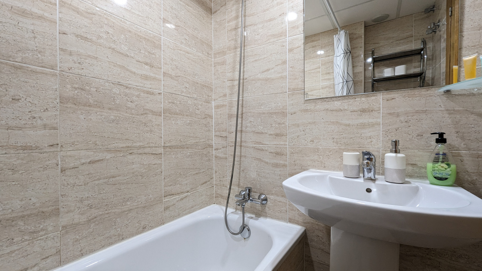 photo of Villa or house on Carrer Gregal, 2bis, 03570 Benidorm, Alicante, Spain