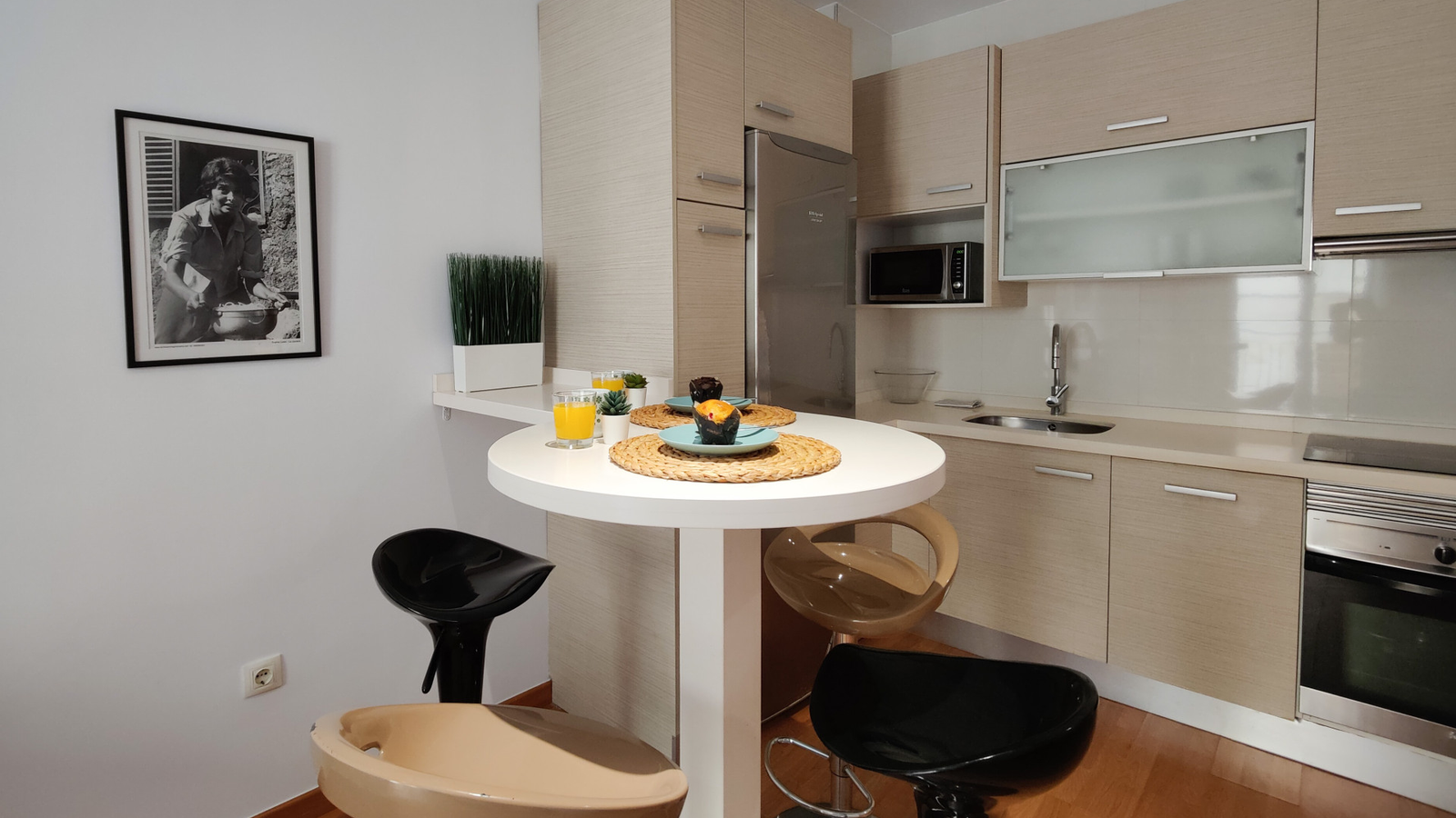 photo of Apartments on Pl. del Carmen, 14, 03002 Alicante, Spain