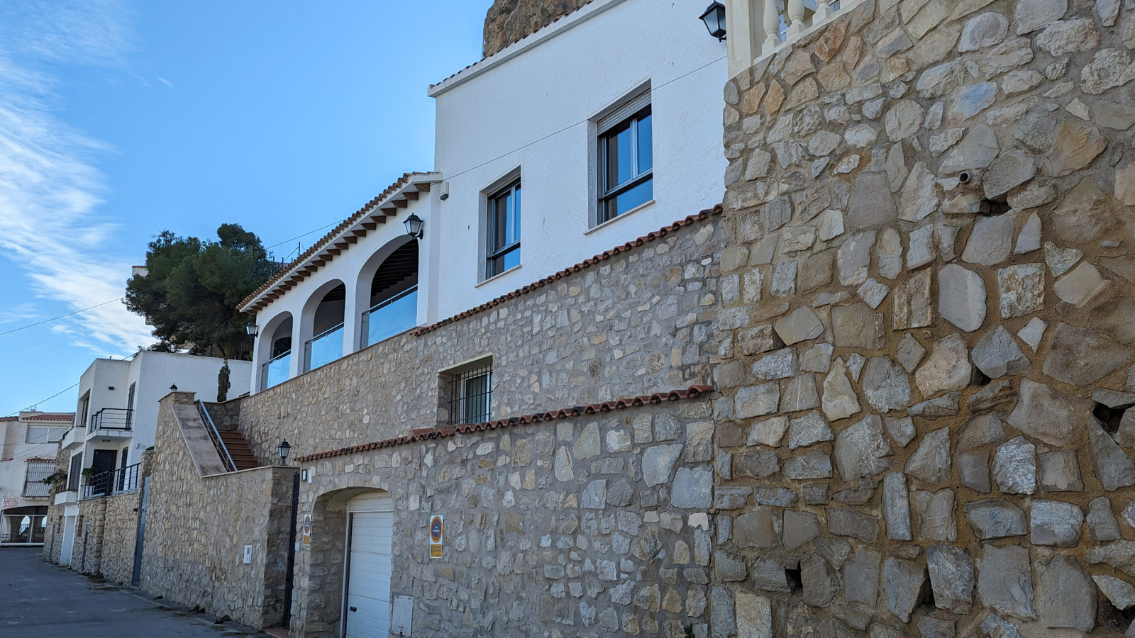 photo of Villa or house on C. Luarca, 18, 03502 Benidorm, Alicante, Spain