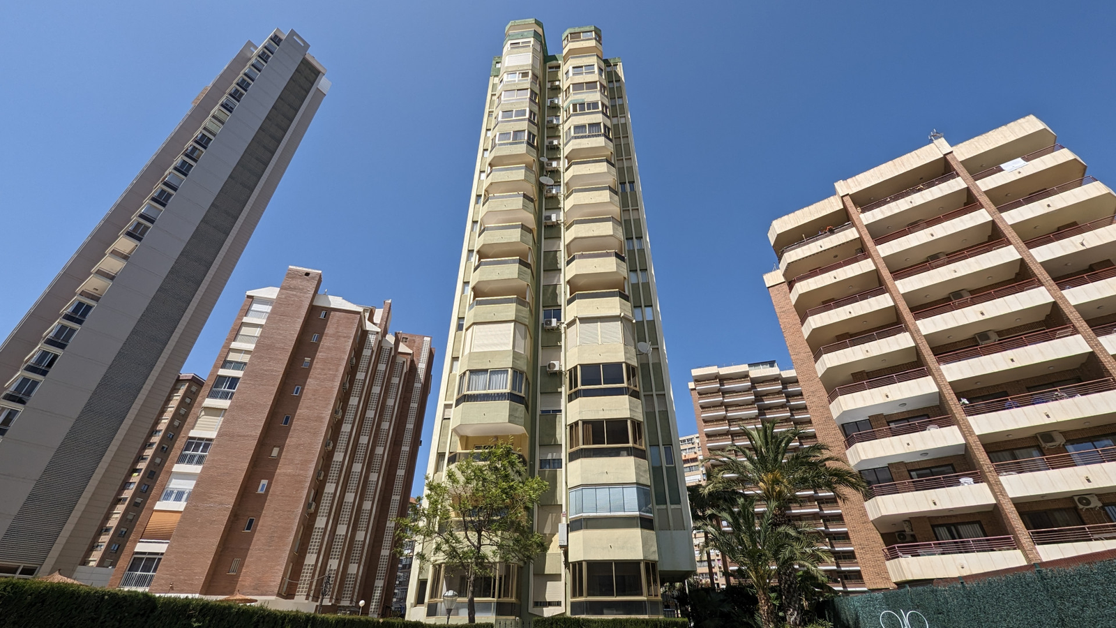 photo of Apartments on Playa de Levante, C. Gerona, 30, 03503 Benidorm, Alicante, Spain