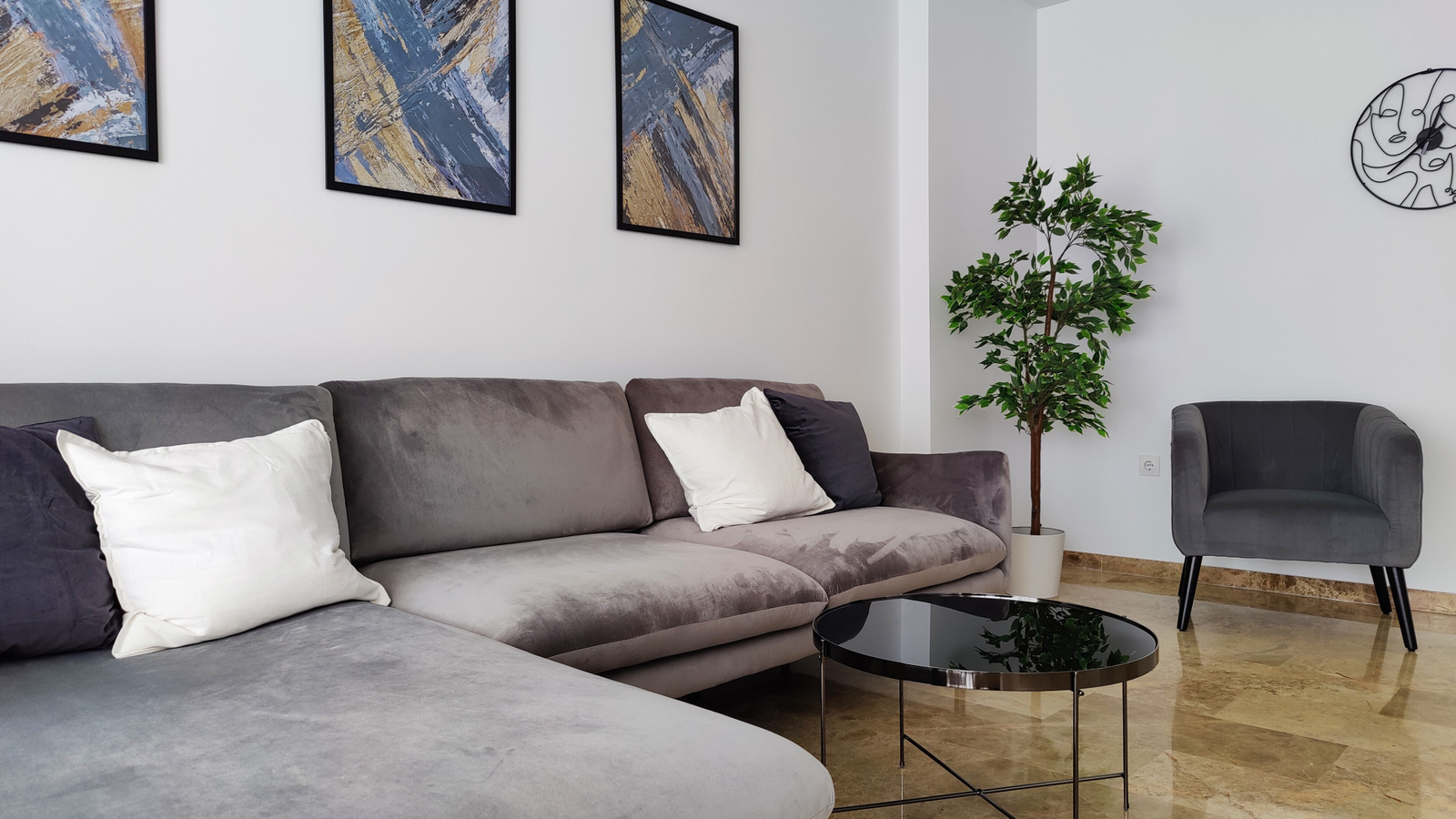 photo of Apartments on Carrer de la Torre les Maçanes, 1, 03502 Benidorm, Alicante, Spain