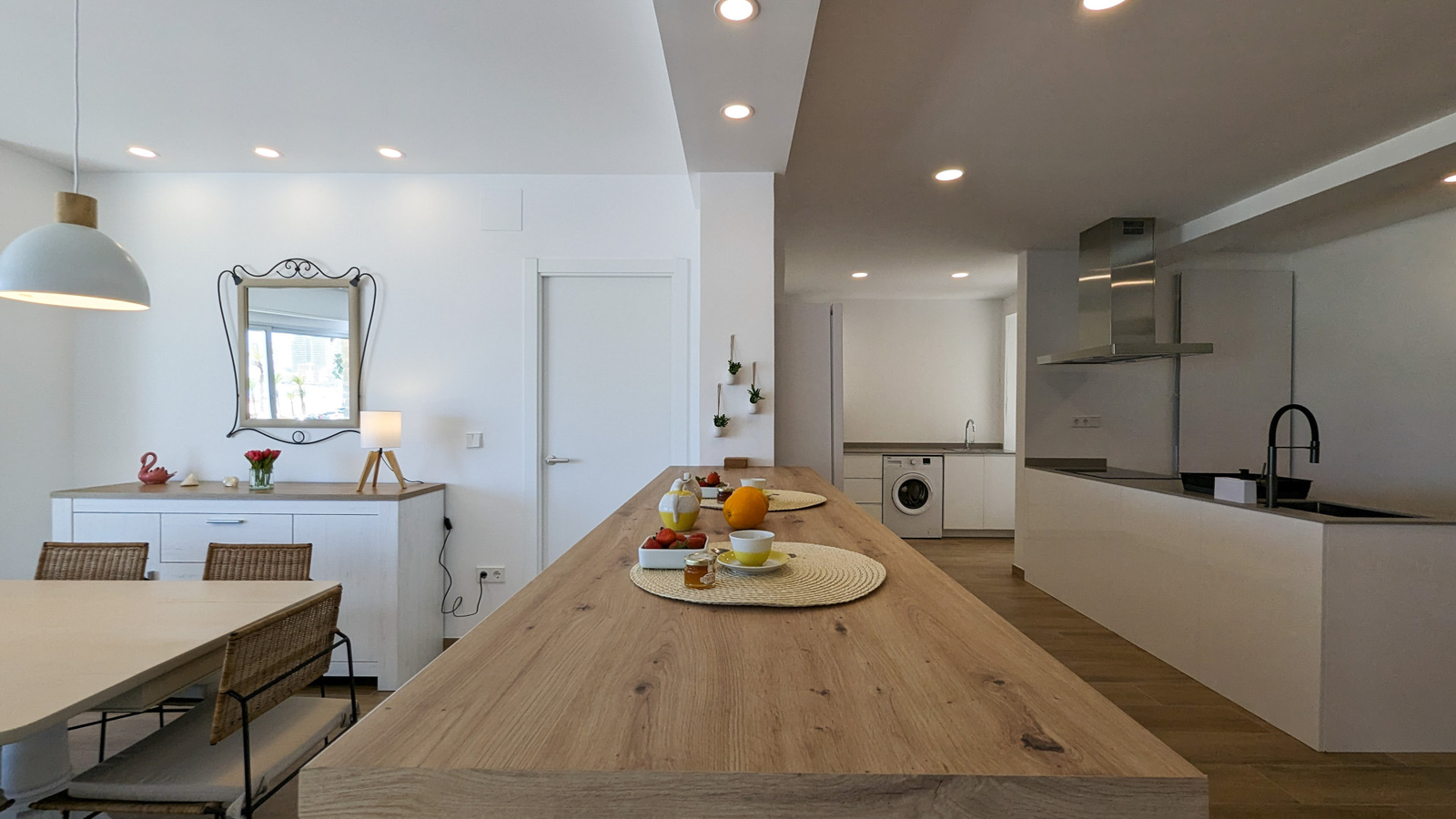 photo of Apartments on Av. Vicente Llorca Alós, 34, 03502 Benidorm, Alicante, Spain