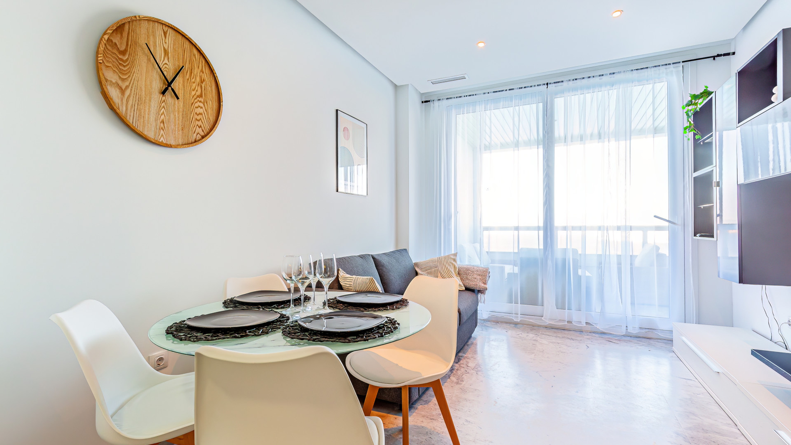 photo of Apartments on Edificio Las Algas, C. Alcalde Manuel Catalán Chana, 22, 03503 Benidorm, Alicante, Spain