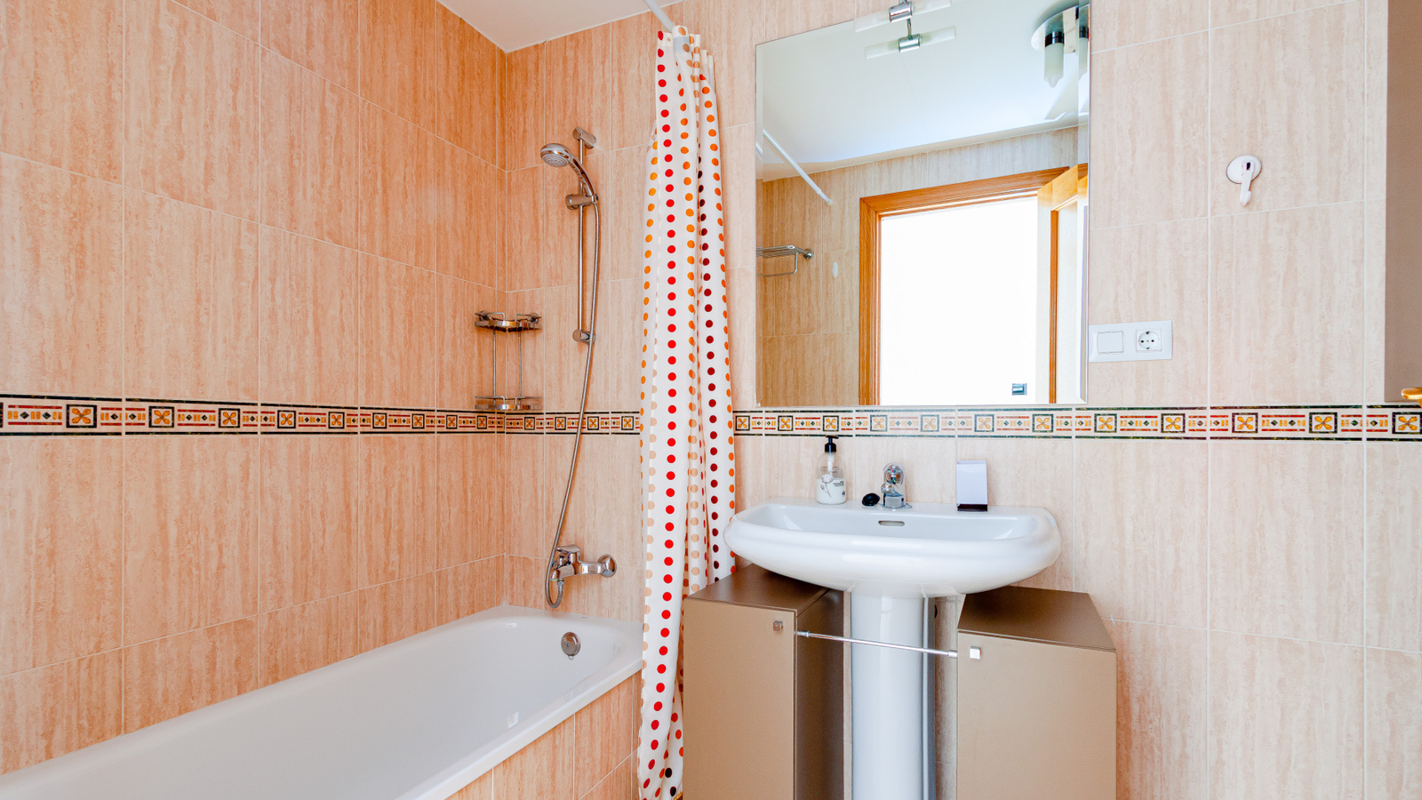 photo of Villa or house on Avinguda dels Mariners de la Vila Joiosa, 16, 03570 La Vila Joiosa, Alicante, Spain