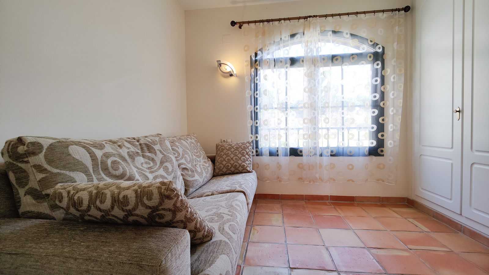 photo of Villa or house on Carrer Berna, 27, 03509 Golf Badia, Alicante, Spain