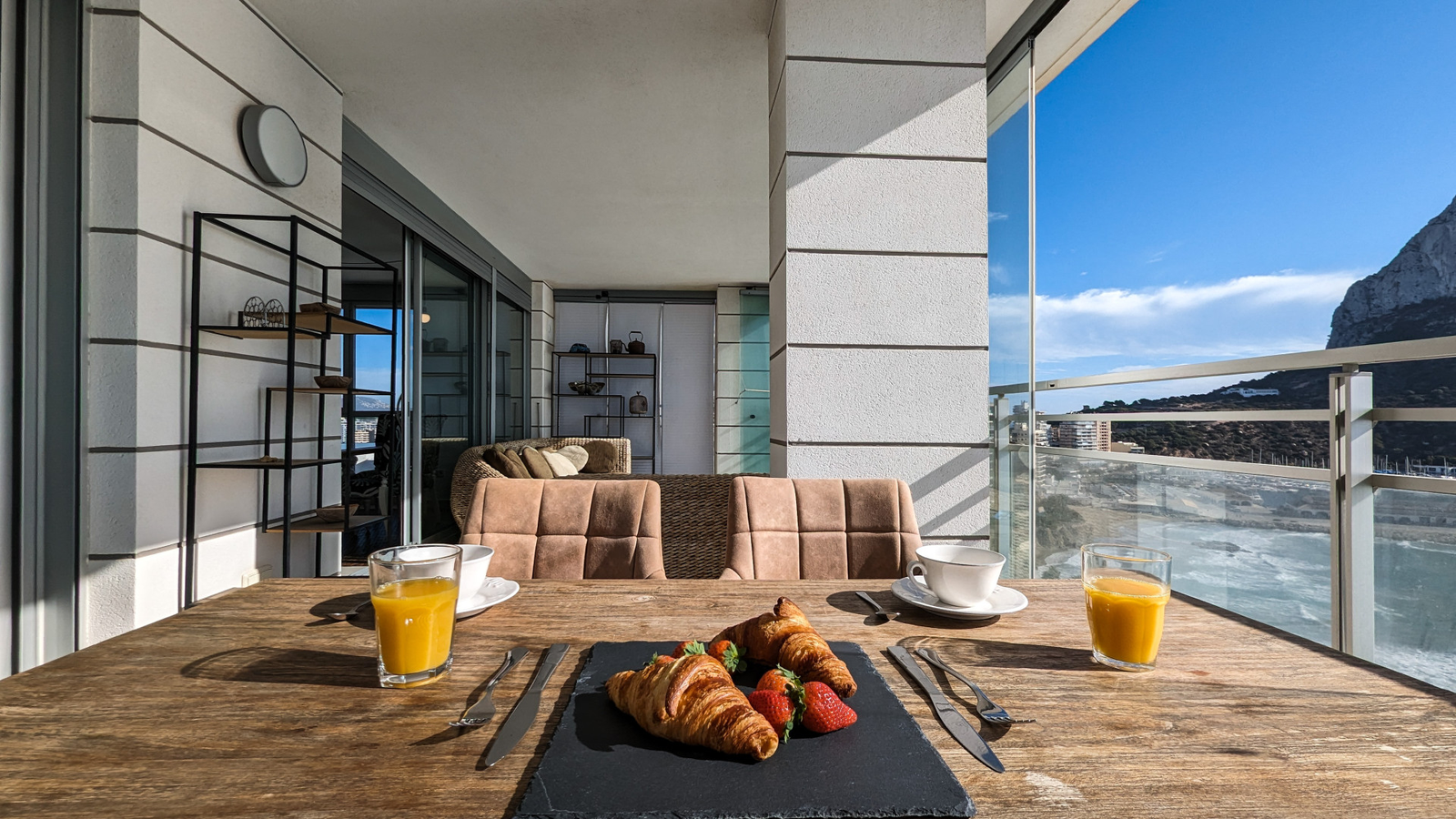 photo of Apartments on P.º Maritimo Playa del Bol, 59, 03710 Calpe, Alicante, Spain