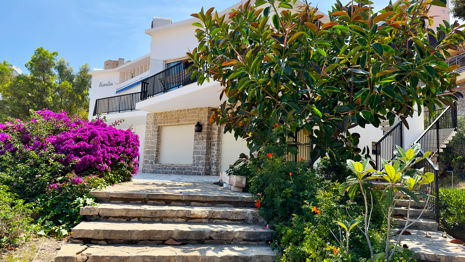 photo of Villa or house on Av. Vicente Llorca Alós, 34, 03502 Benidorm, Alicante, Spain