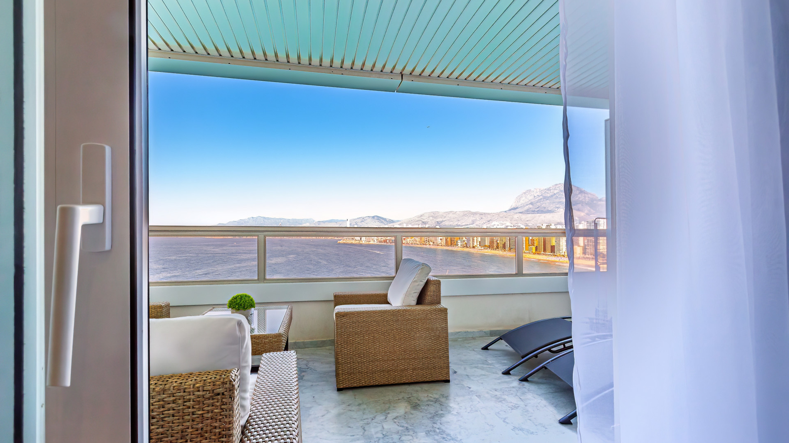 photo of Apartments on Edificio Las Algas, C. Alcalde Manuel Catalán Chana, 22, 03503 Benidorm, Alicante, Spain