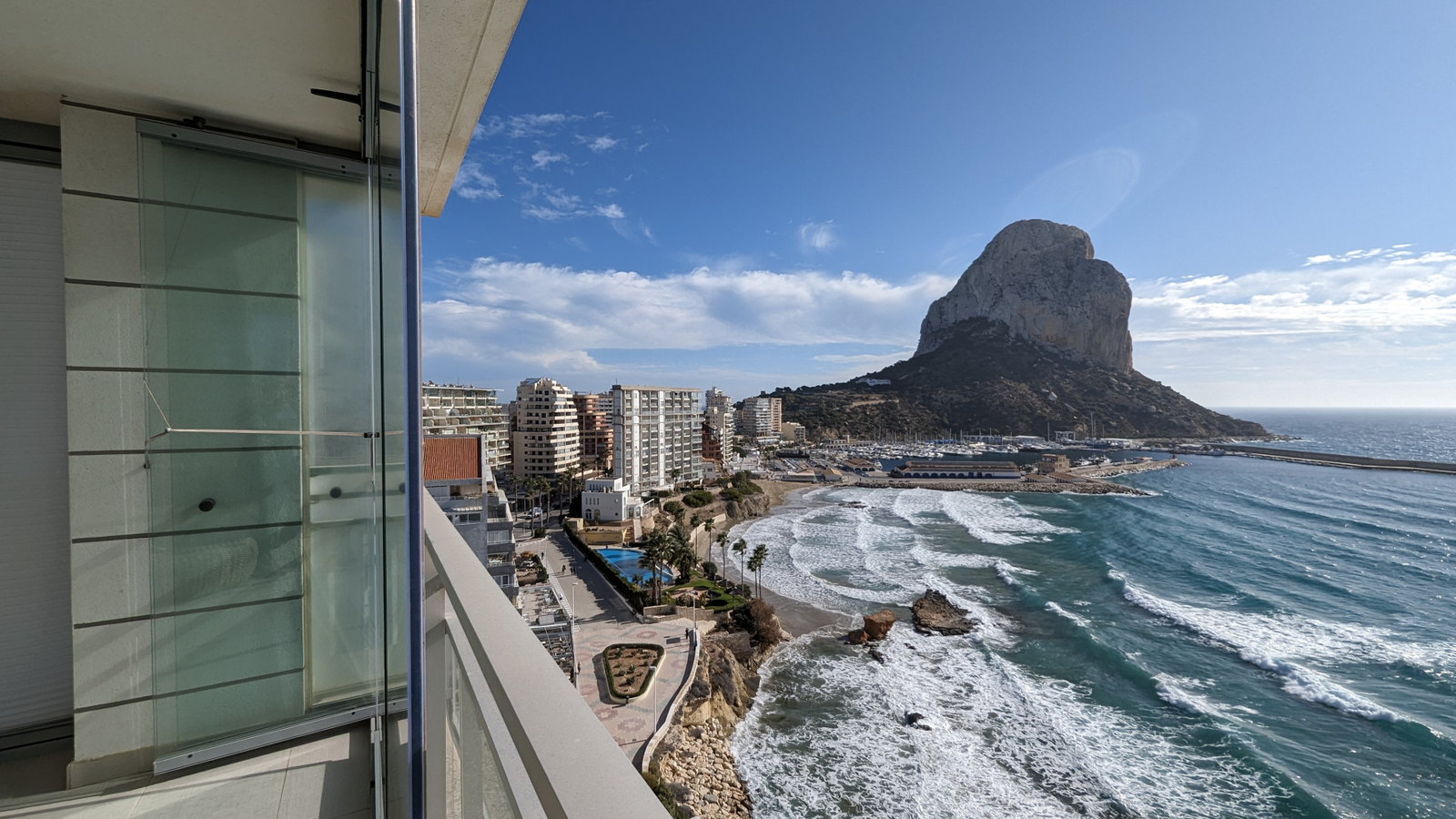 photo of Apartments on P.º Maritimo Playa del Bol, 59, 03710 Calpe, Alicante, Spain