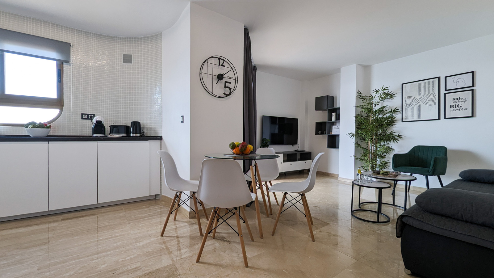 photo of Apartments on Av. de Madrid, 5, 03503 Benidorm, Alicante, Spain