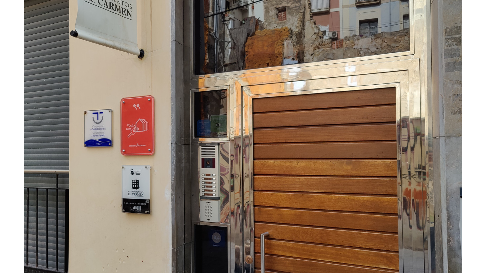 photo of Apartments on Pl. del Carmen, 14, 03002 Alicante, Spain