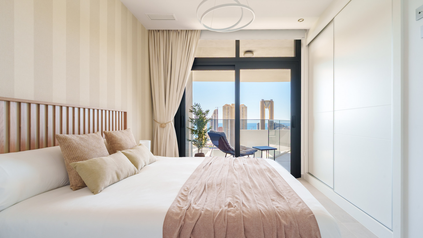 photo of Apartments on Calle Pdte. Adolfo Suárez, 14, 03502 Benidorm, Alicante, Spain