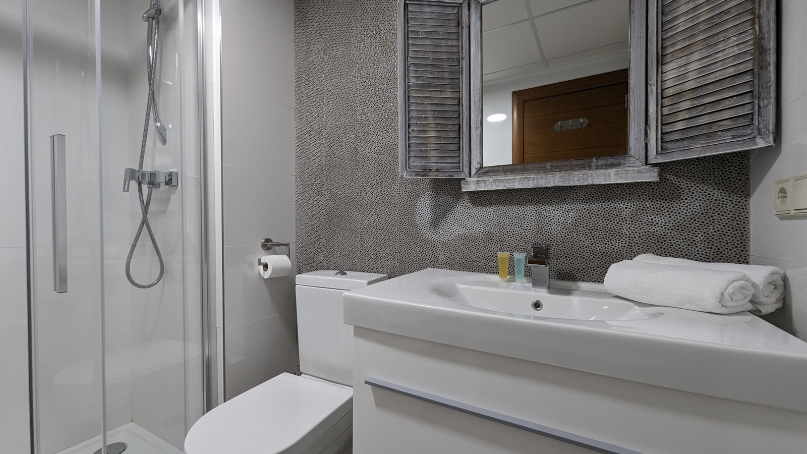 photo of Apartments on P.º Maritimo Playa del Bol, 59, 03710 Calpe, Alicante, Spain