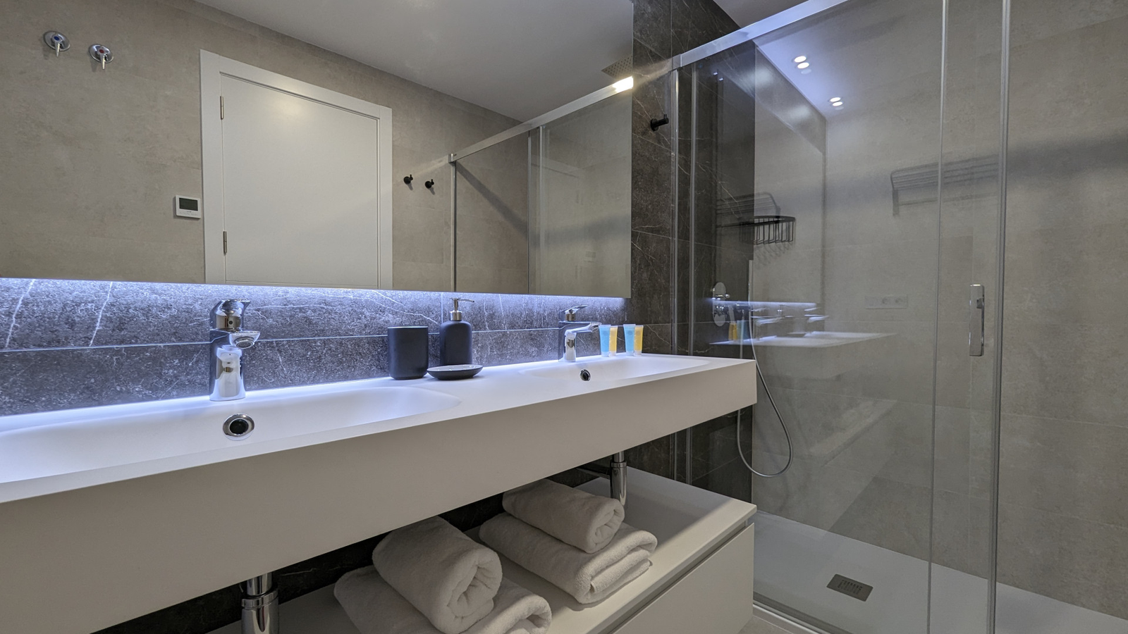 photo of Apartments on Av. de la Armada Española, 19, 03502 Benidorm, Alicante, Spain