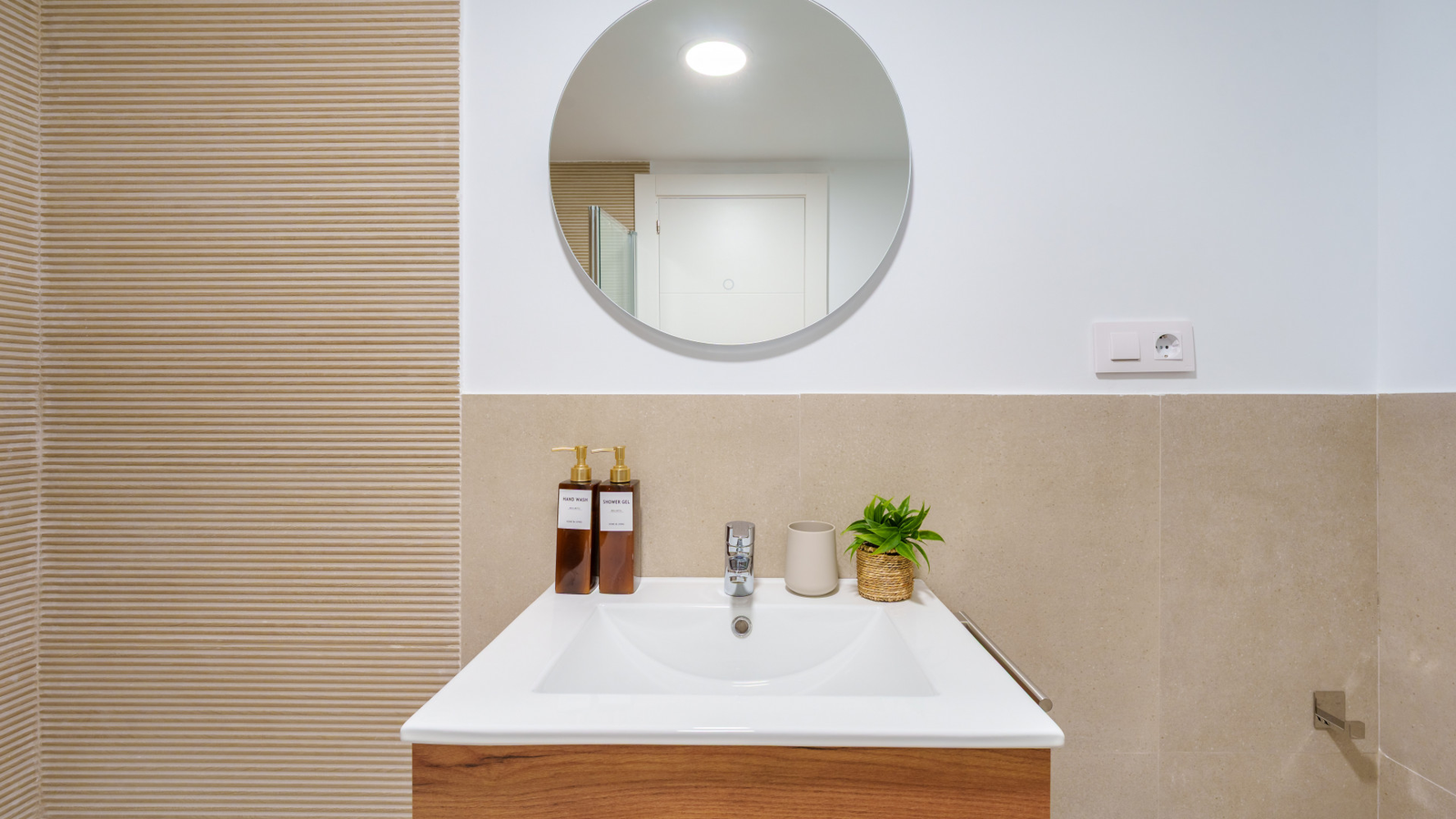 photo of Apartments on Calle Avilés, 10, 03502 Benidorm, Alicante, Spain