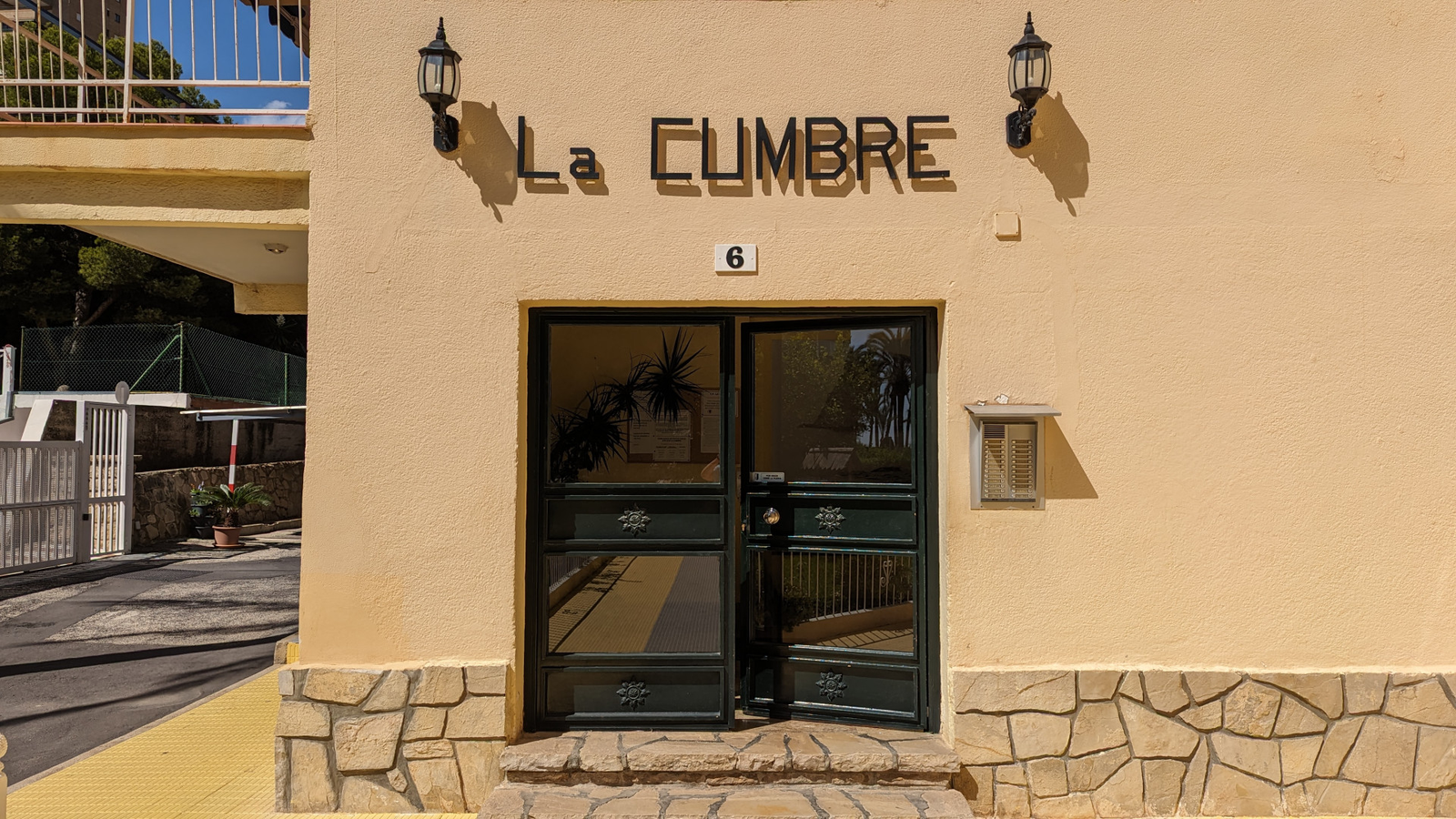 photo of Apartments on C. Santander, 6, 03502 Benidorm, Alicante, Spain