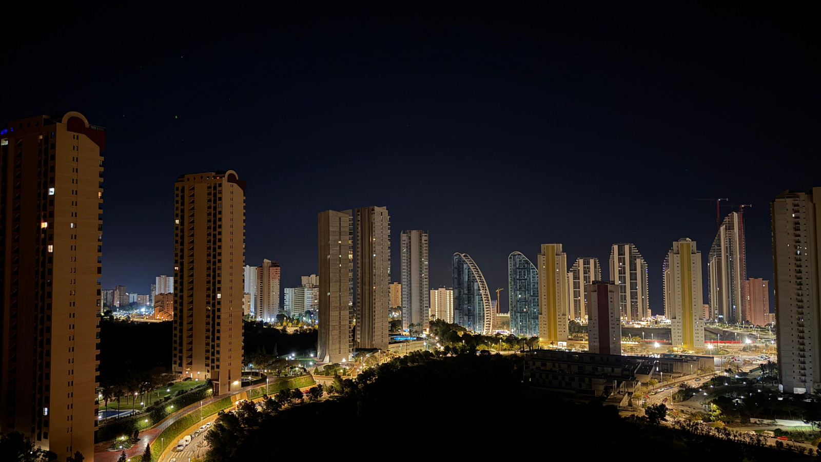photo of Apartments on Calle Pdte. Adolfo Suárez, 14, 03502 Benidorm, Alicante, Spain