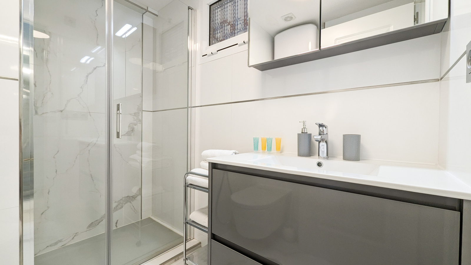 photo of Apartments on Pg. del Mar, 8, 03509 Benidorm, Alicante, Spain
