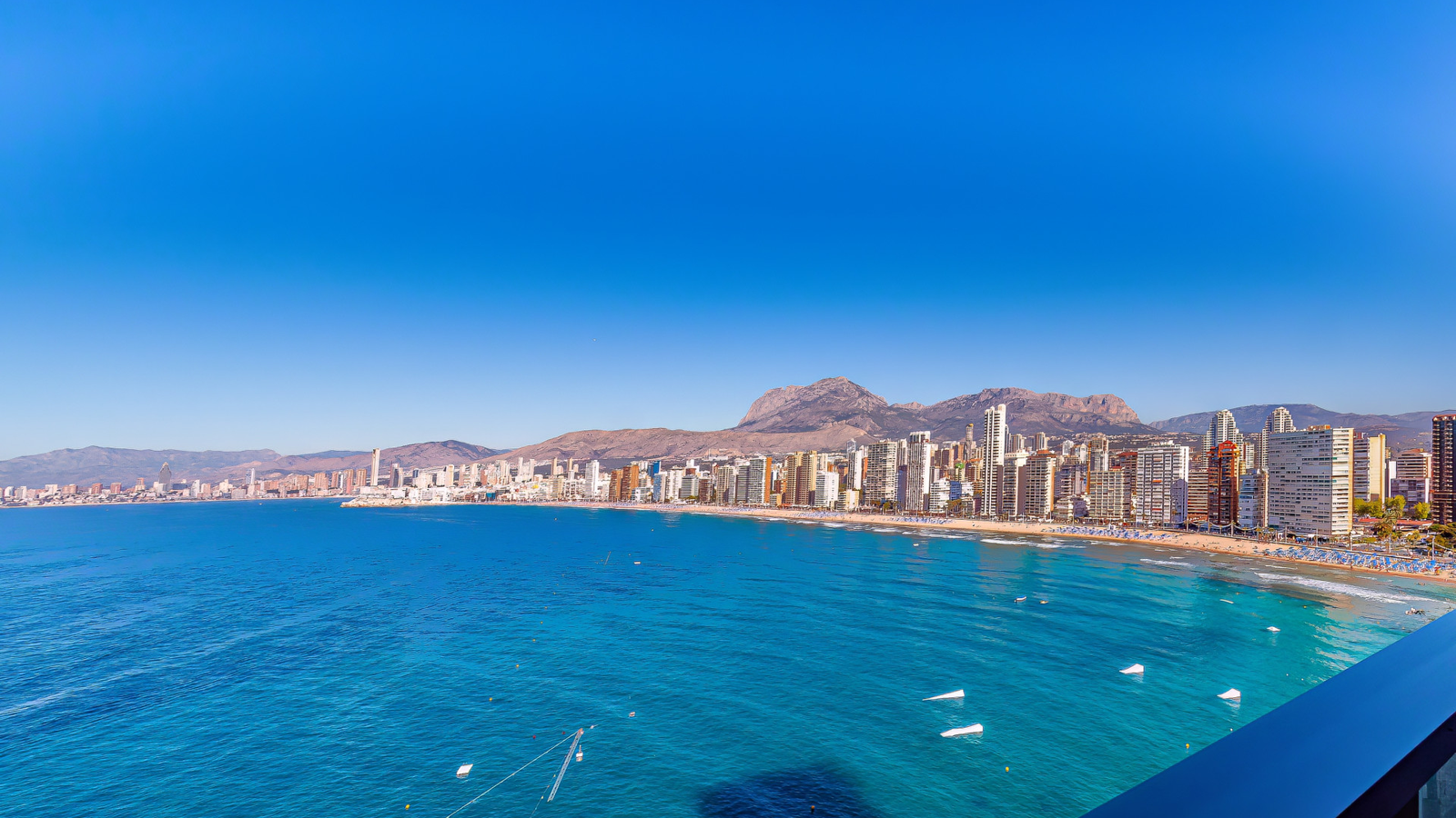 photo of Apartments on Edificio Las Algas, C. Alcalde Manuel Catalán Chana, 22, 03503 Benidorm, Alicante, Spain