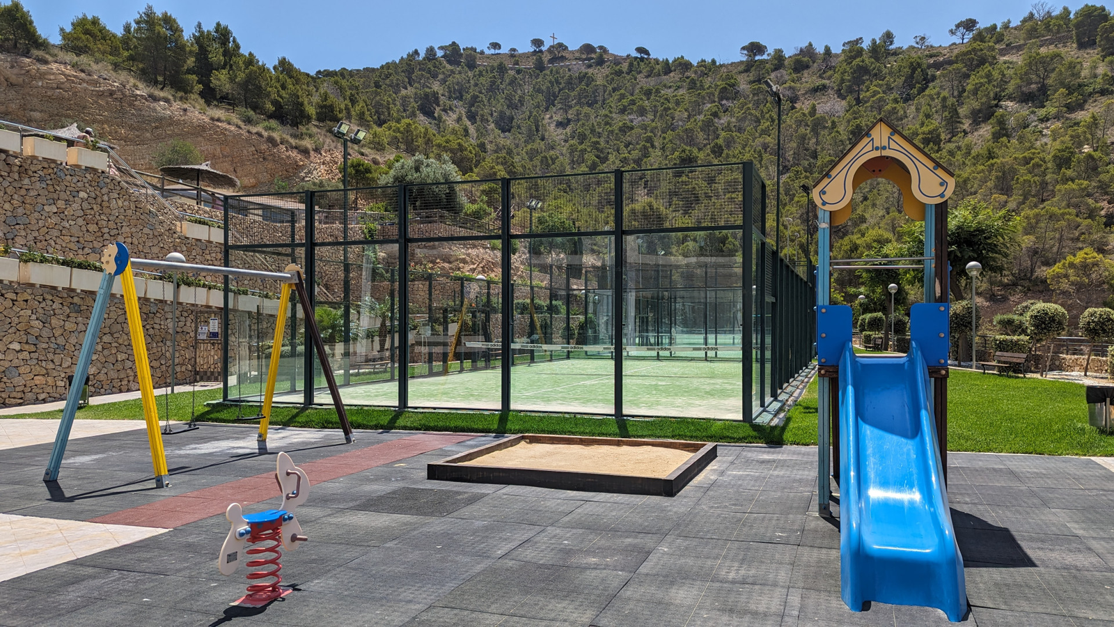 photo of Apartments on Torre Lúgano, C. de Viena, 8, 03503 Benidorm, Alicante, Spain